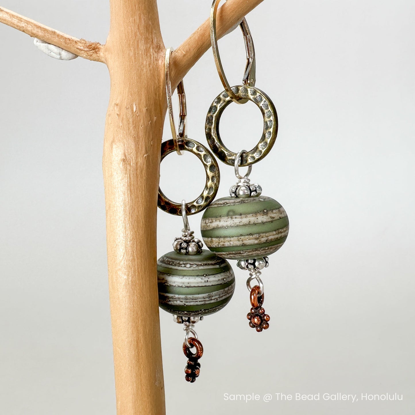 13mm Antique Bronze Plated Dapped Ring - 1 pc. (M1076)-The Bead Gallery Honolulu