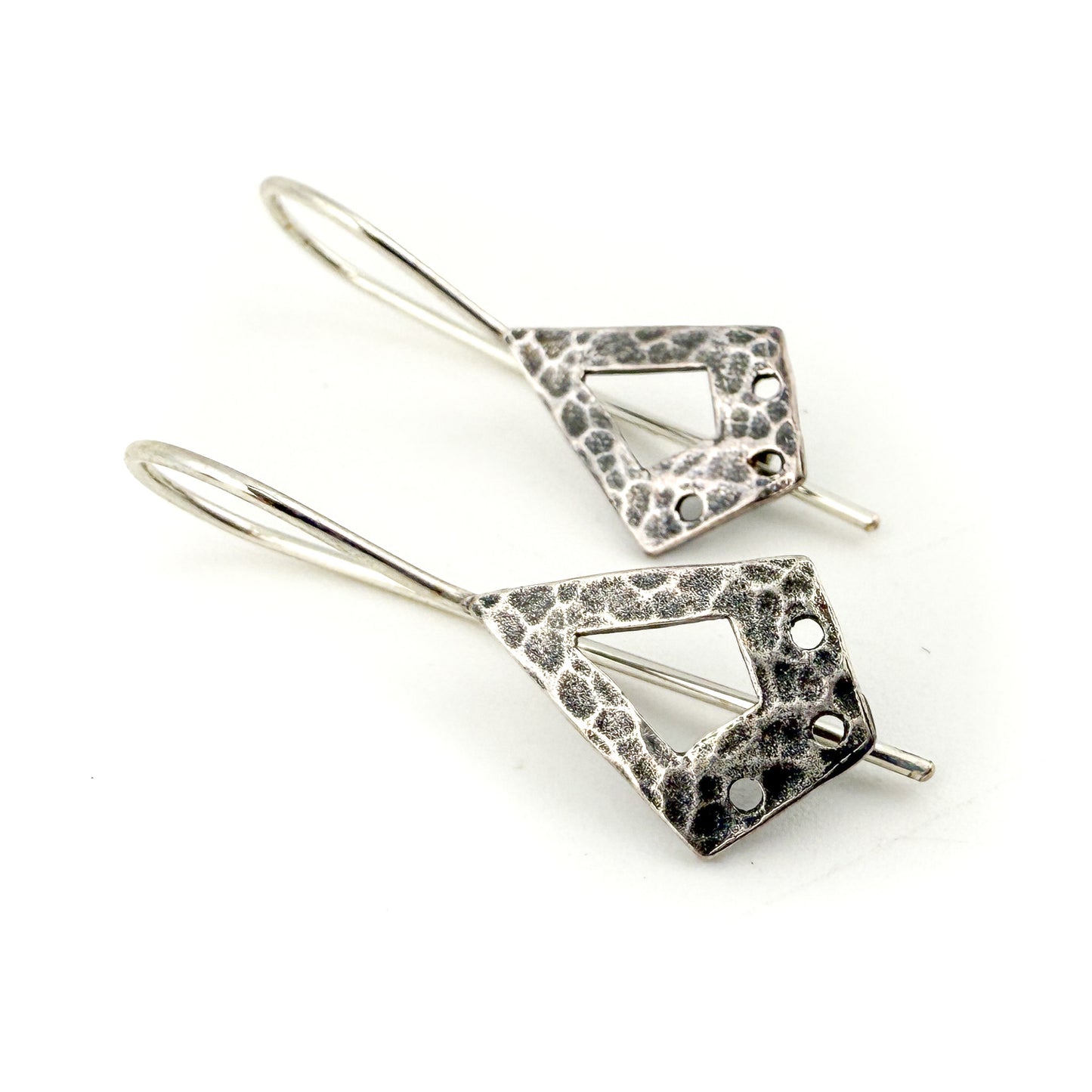 Kite 18mm Textured White Bronze Earrings (1 pair/M2092)-The Bead Gallery Honolulu