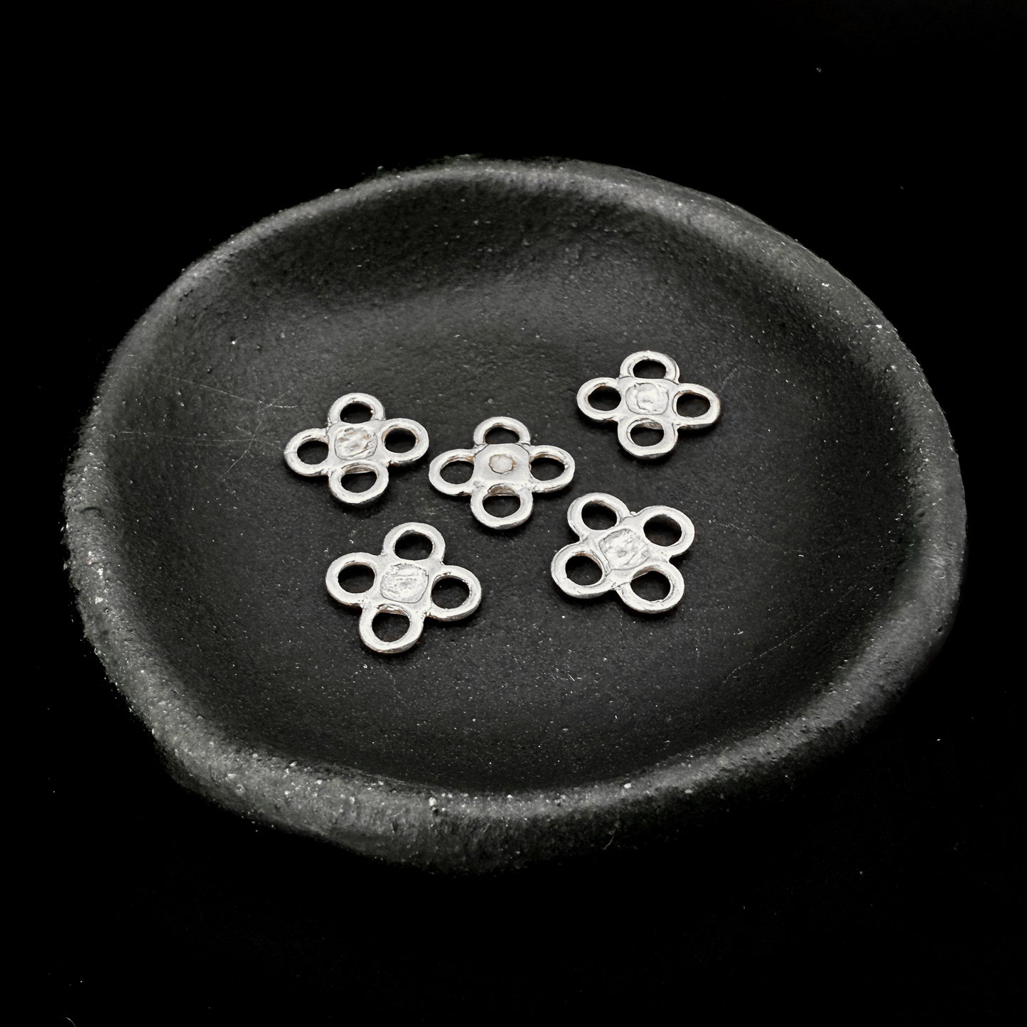 Four Loop Flower Link - Silver | Antiqued Silver (1 pc /M0041)-The Bead Gallery Honolulu