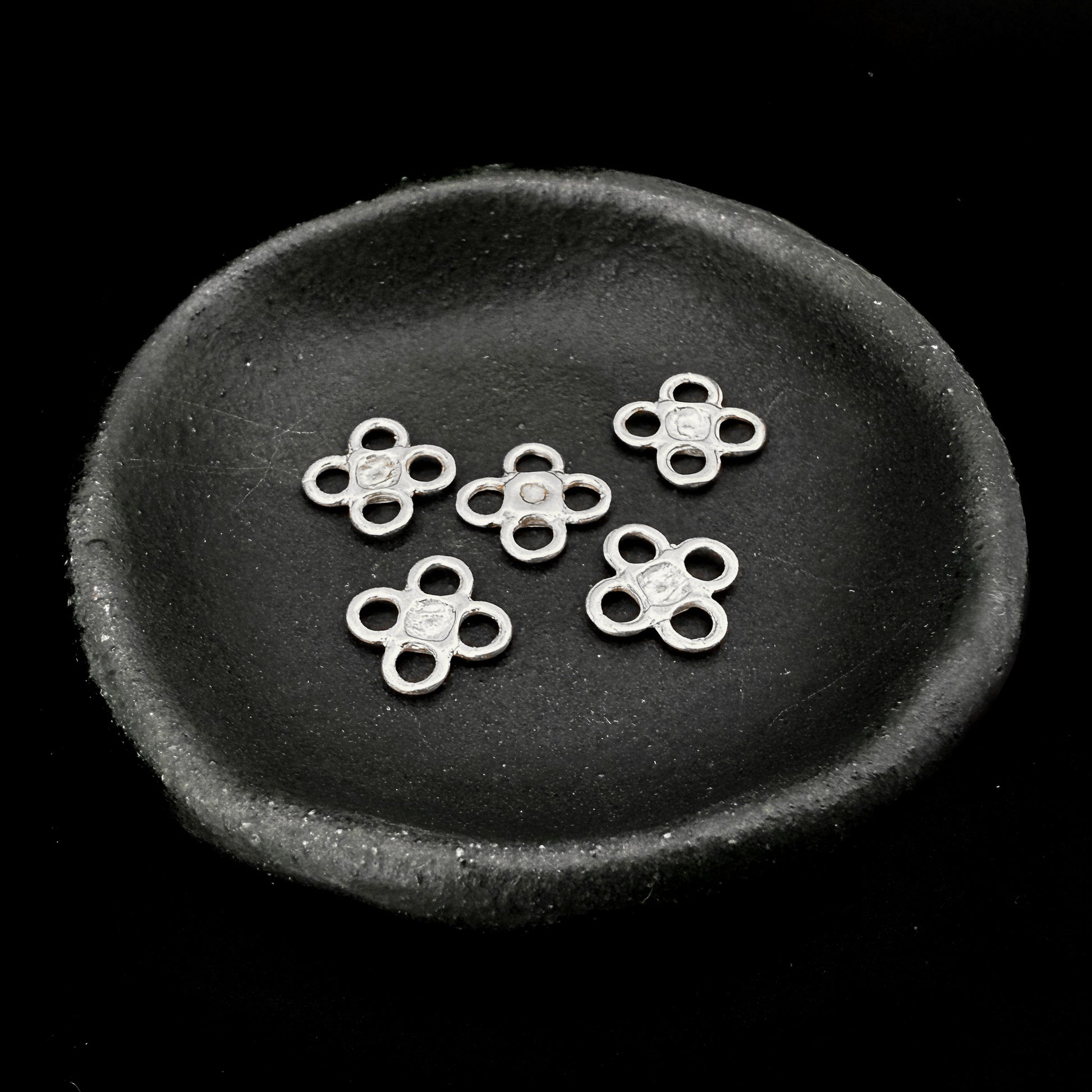 Four Loop Flower Link - Silver | Antiqued Silver (1 pc /M0041)-The Bead Gallery Honolulu