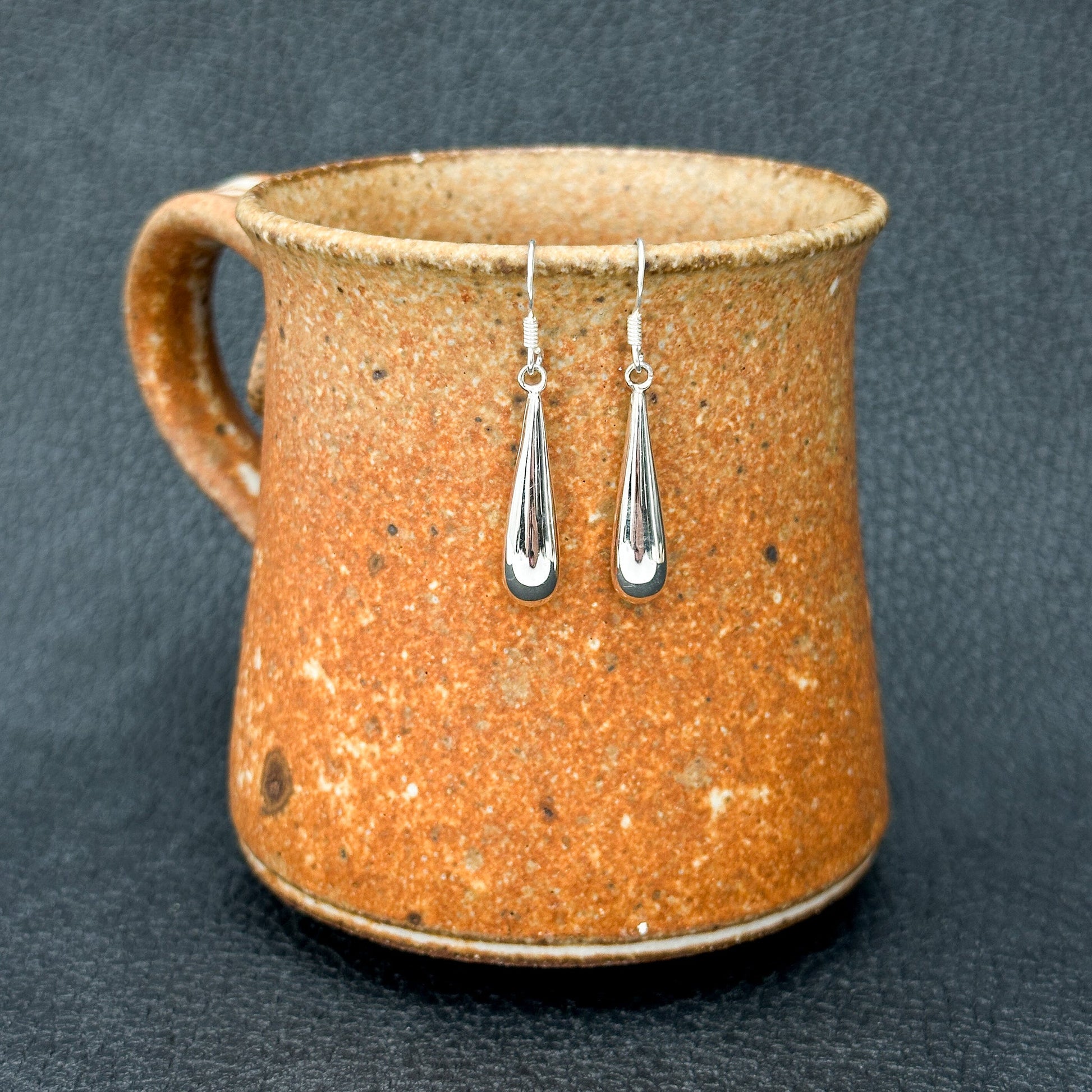 Medium Raindrop Bali Silver Earrings - 1 pair (J246)-The Bead Gallery Honolulu