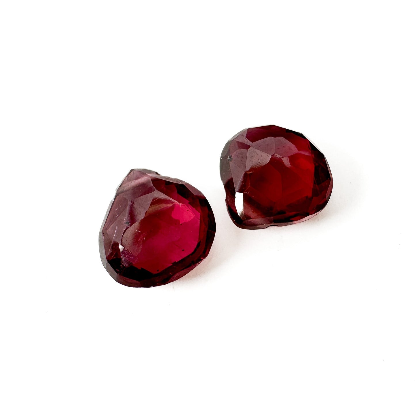 Red Garnet Flat Faceted Heart Tip Drilled Briolette Bead - 1 pc. (P3275)-The Bead Gallery Honolulu